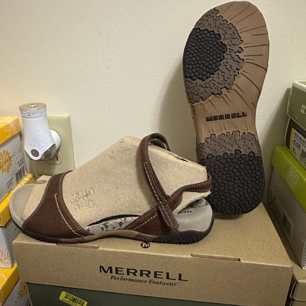 Merrell Brown & Beige Leather-Strap Comfort Sandals